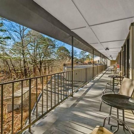 Stonegate Lodge King Bed, Wifi, 50In Roku Tv, Salt Water Pool Room #108 ユリーカ・スプリングス エクステリア 写真