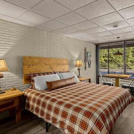 Stonegate Lodge King Bed, Wifi, 50In Roku Tv, Salt Water Pool Room #108 ユリーカ・スプリングス エクステリア 写真