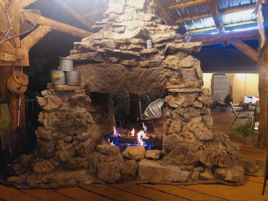 Stonegate Lodge King Bed, Wifi, 50In Roku Tv, Salt Water Pool Room #108 ユリーカ・スプリングス エクステリア 写真