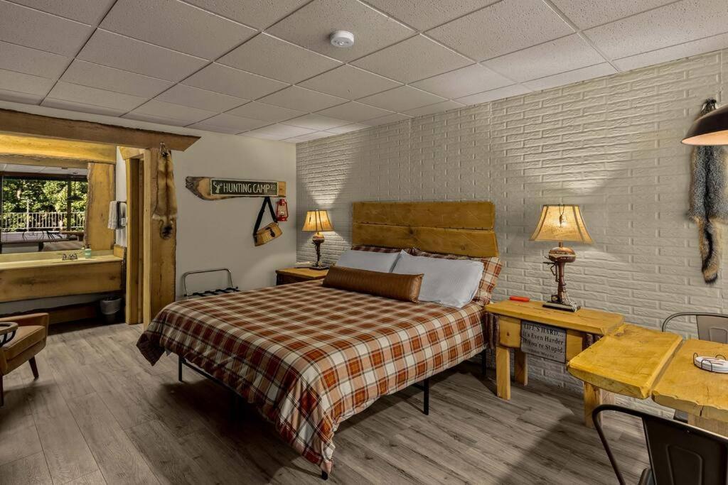 Stonegate Lodge King Bed, Wifi, 50In Roku Tv, Salt Water Pool Room #108 ユリーカ・スプリングス エクステリア 写真