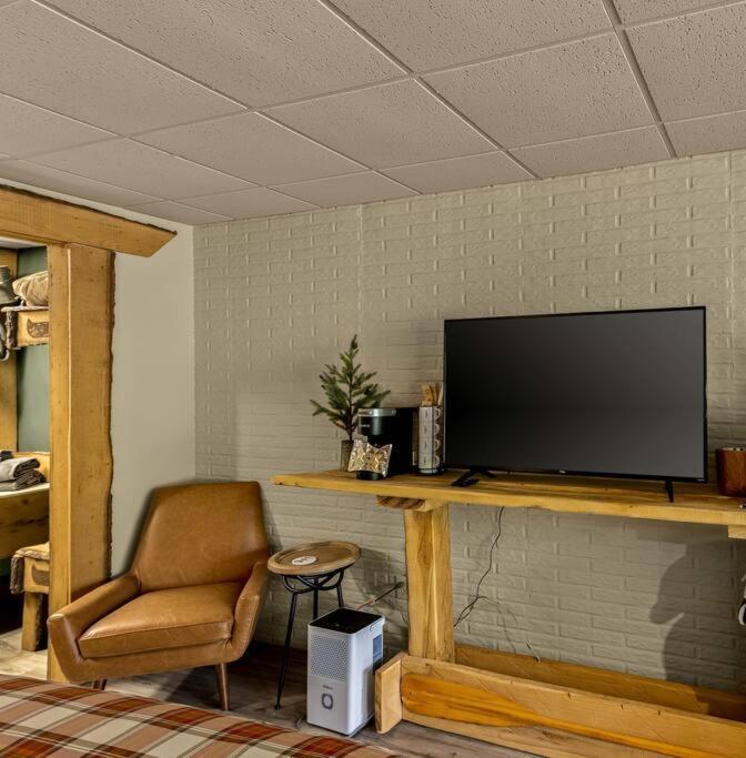 Stonegate Lodge King Bed, Wifi, 50In Roku Tv, Salt Water Pool Room #108 ユリーカ・スプリングス エクステリア 写真